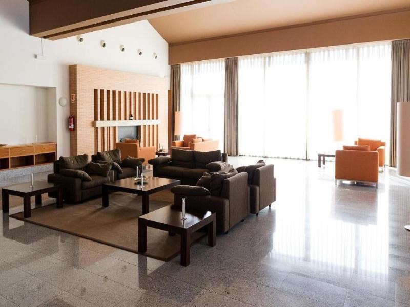 Hotel Puerta De Sahagun — general view