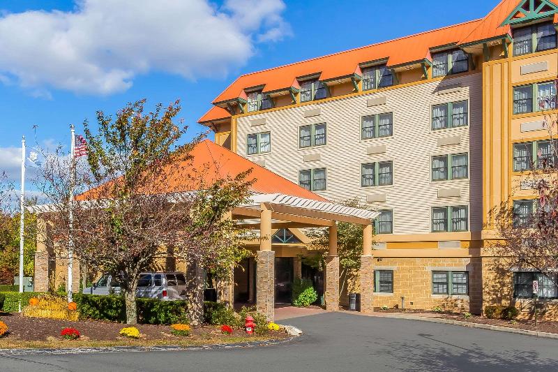 Comfort Suites Norwich image