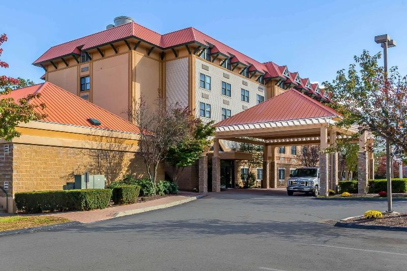 Comfort Suites Norwich image