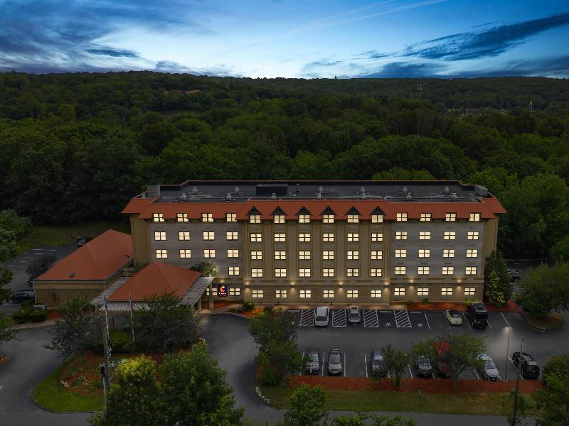 Comfort Suites Norwich image