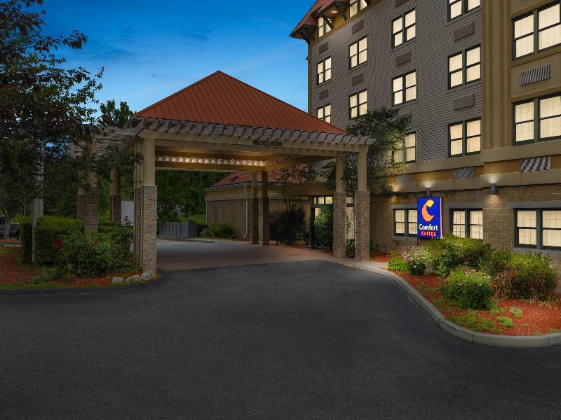 Comfort Suites Norwich image