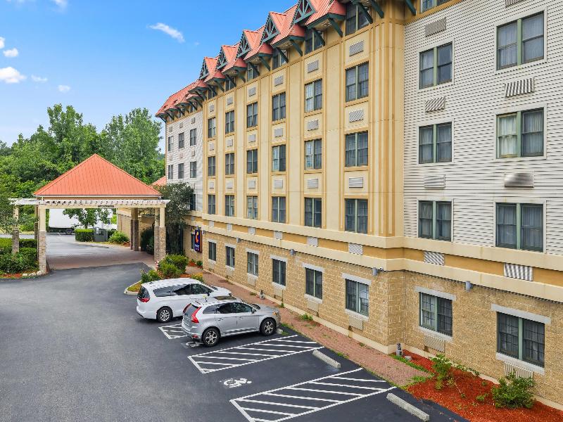 Comfort Suites Norwich image