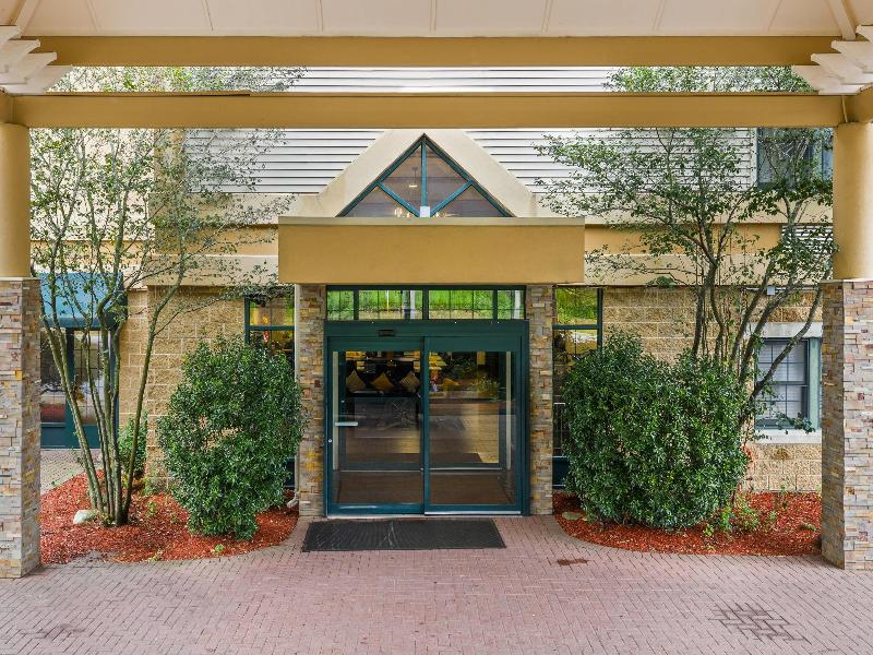 Comfort Suites Norwich image