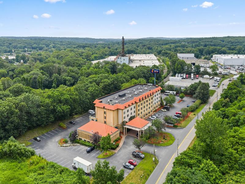 Comfort Suites Norwich image