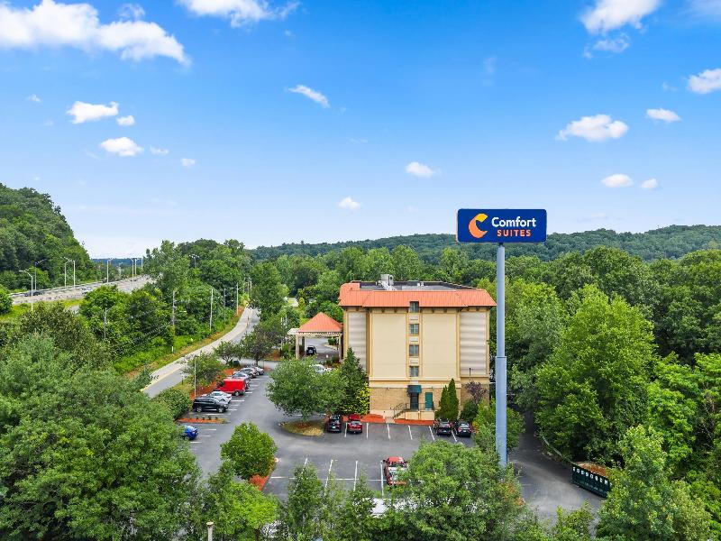 Comfort Suites Norwich image
