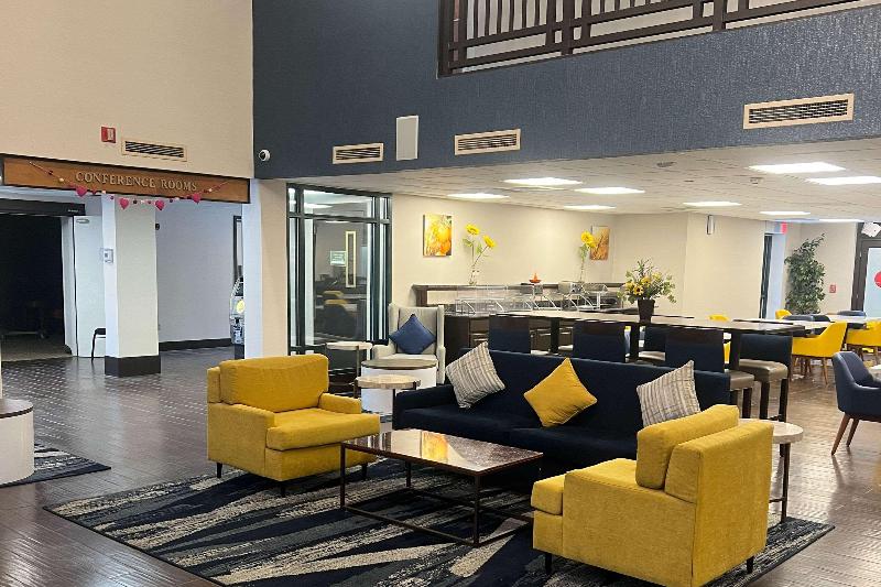 Comfort Suites Norwich image
