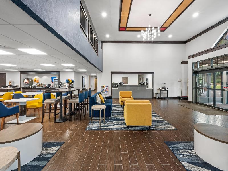 Comfort Suites Norwich image