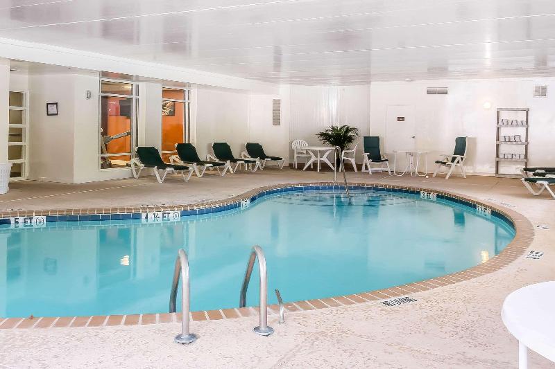 Comfort Suites Norwich image