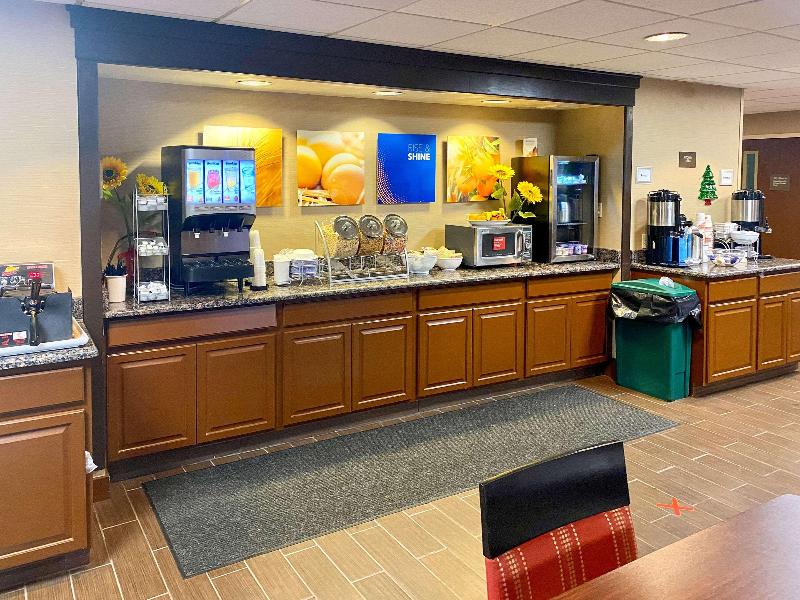 Comfort Suites Norwich image