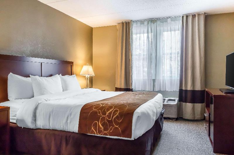 Comfort Suites Norwich image