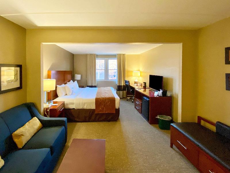 Comfort Suites Norwich image