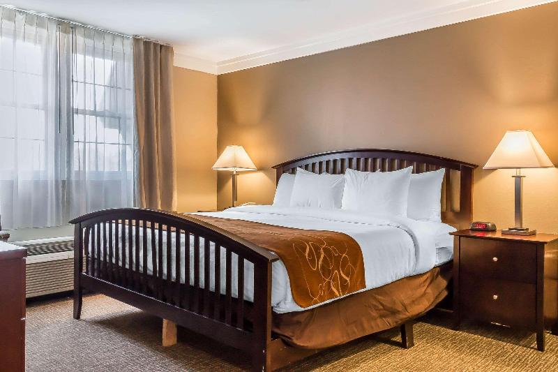 Comfort Suites Norwich image