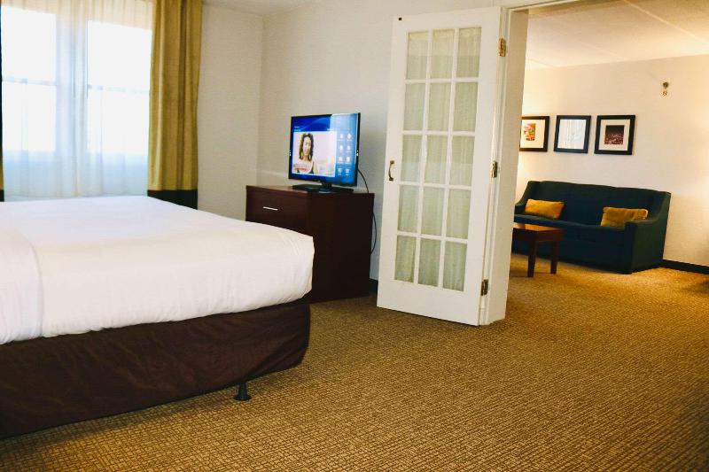 Comfort Suites Norwich image
