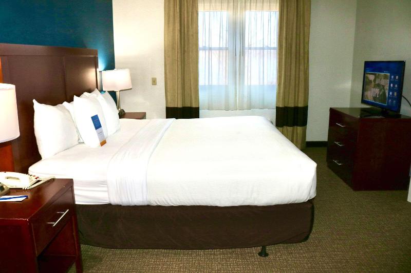Comfort Suites Norwich image