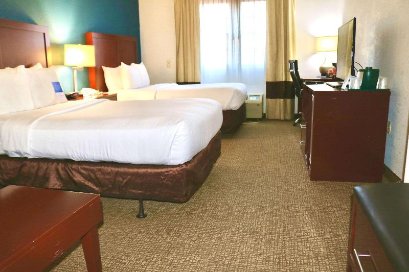 Comfort Suites Norwich image