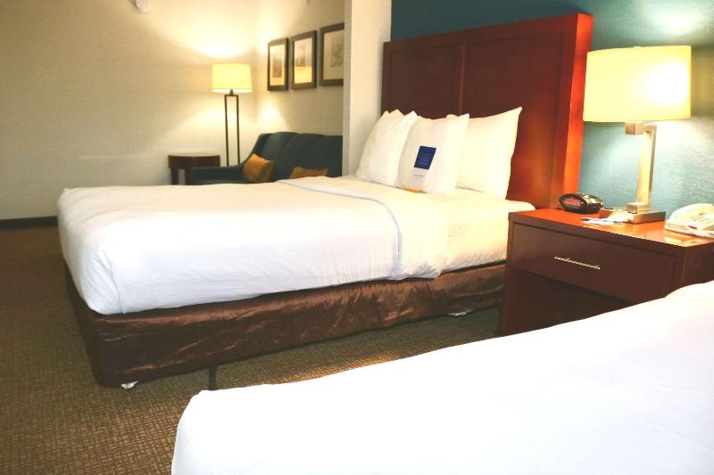 Comfort Suites Norwich image