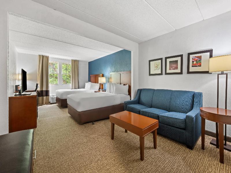 Comfort Suites Norwich image