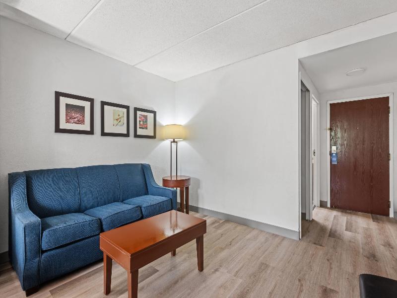 Comfort Suites Norwich image