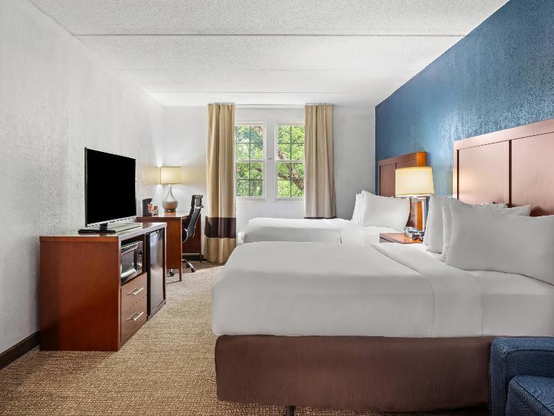 Comfort Suites Norwich image