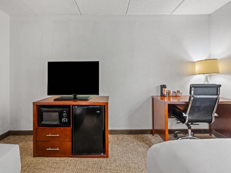 Comfort Suites Norwich image
