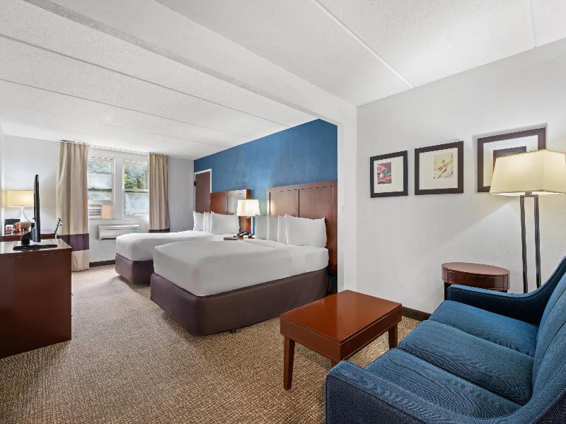 Comfort Suites Norwich image