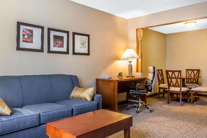 Comfort Suites Norwich image