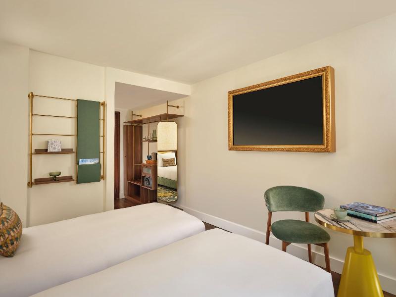 Park Grand London Kensington image