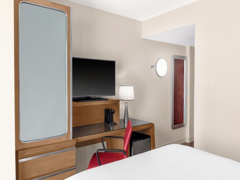 Fairfield Inn New York Manhattan/Financial Distric image