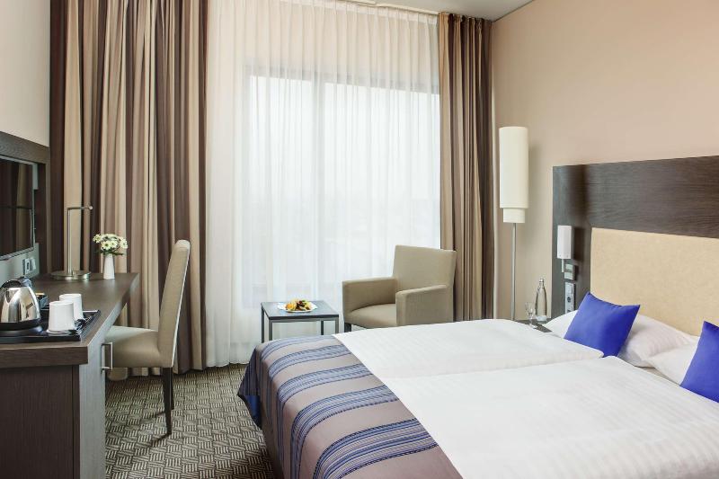 IntercityHotel Hamburg Dammtor 4