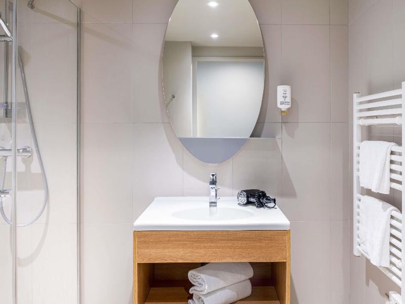 Adagio Access Puteaux image