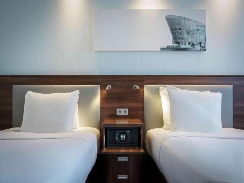 Hampton By Hilton Amsterdam City Centre East image