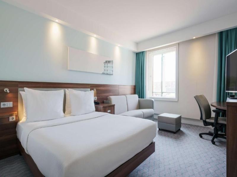 Hampton By Hilton Amsterdam City Centre East image