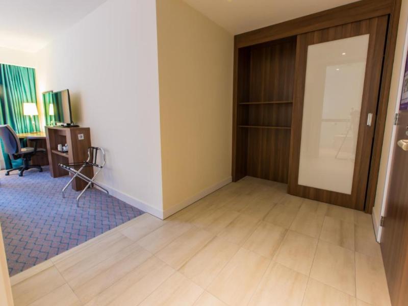Hampton By Hilton Amsterdam City Centre East image