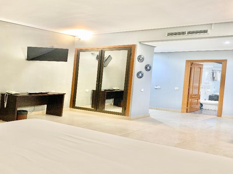 Hotel Humanes image