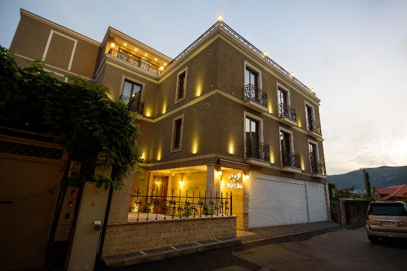 KMM Hotel image