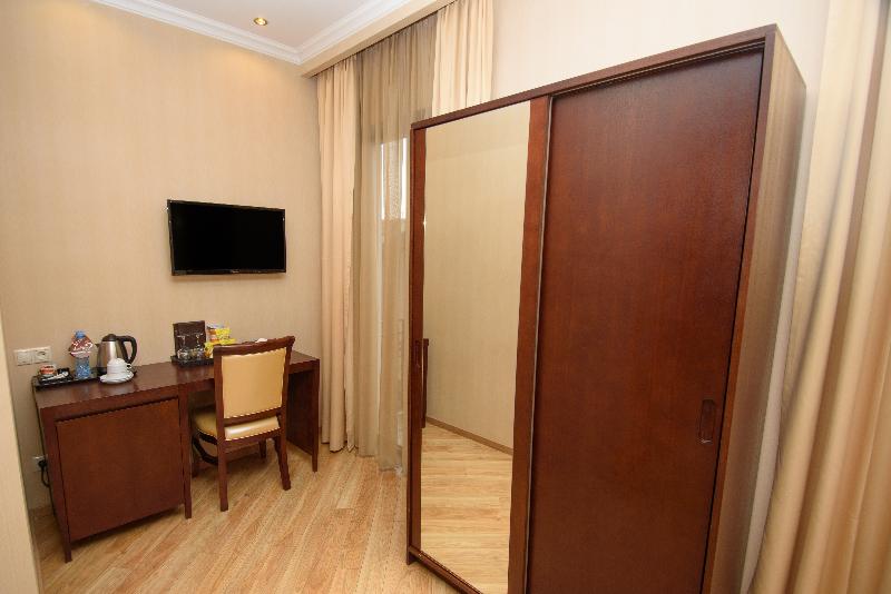 KMM Hotel image