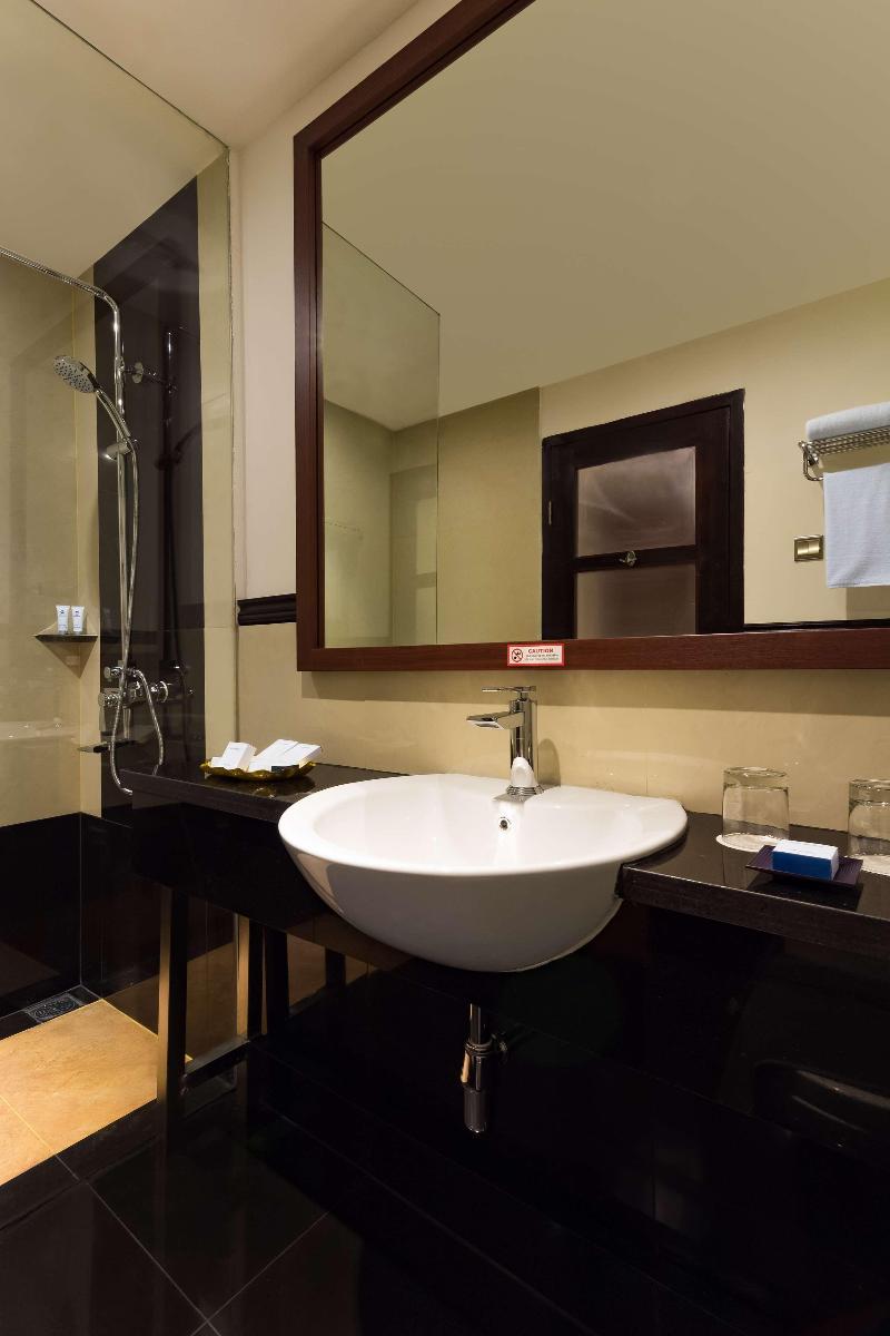Best Western Plus Taft Inn image