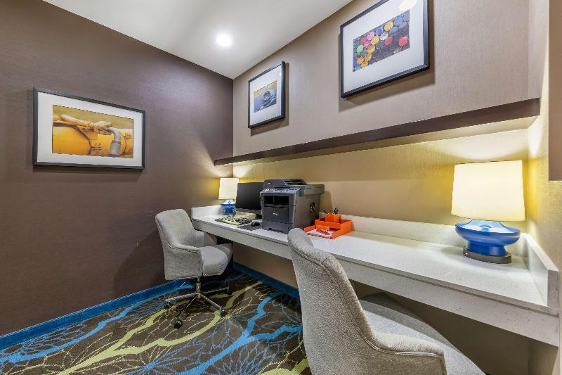 Best Western Plus Taft Inn image