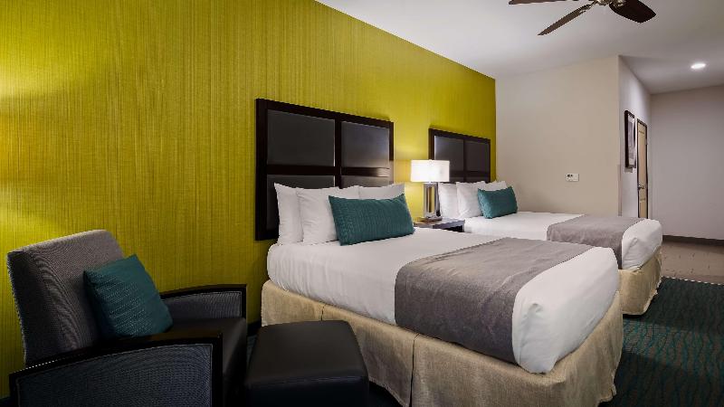 Best Western Plus Taft Inn image