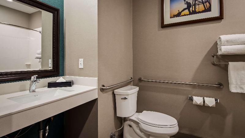 Best Western Plus Taft Inn image