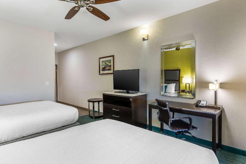 Best Western Plus Taft Inn image