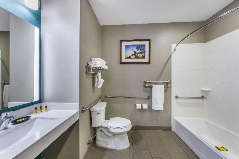 Best Western Plus Taft Inn image