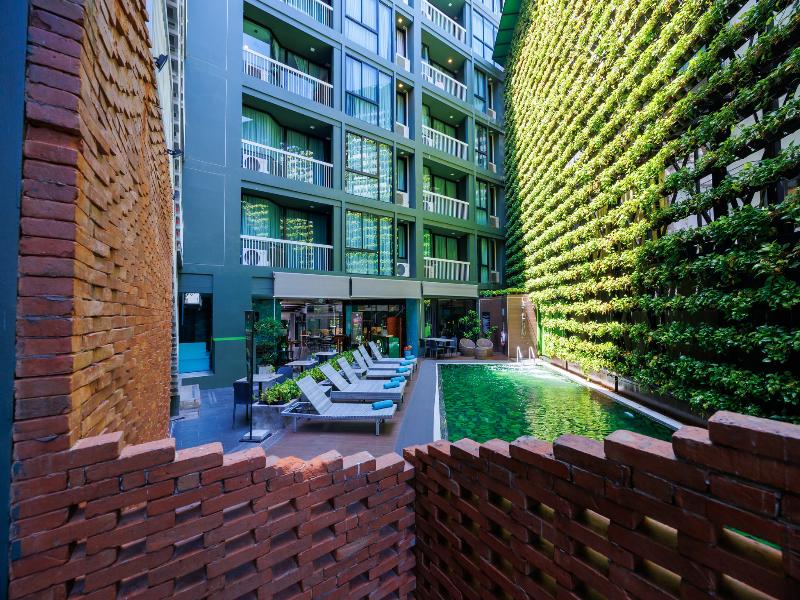 Cross Vibe Chiang Mai Decem — exterior view