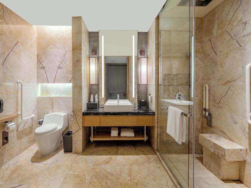 DOUBLE OCEAN VIEW KING BED