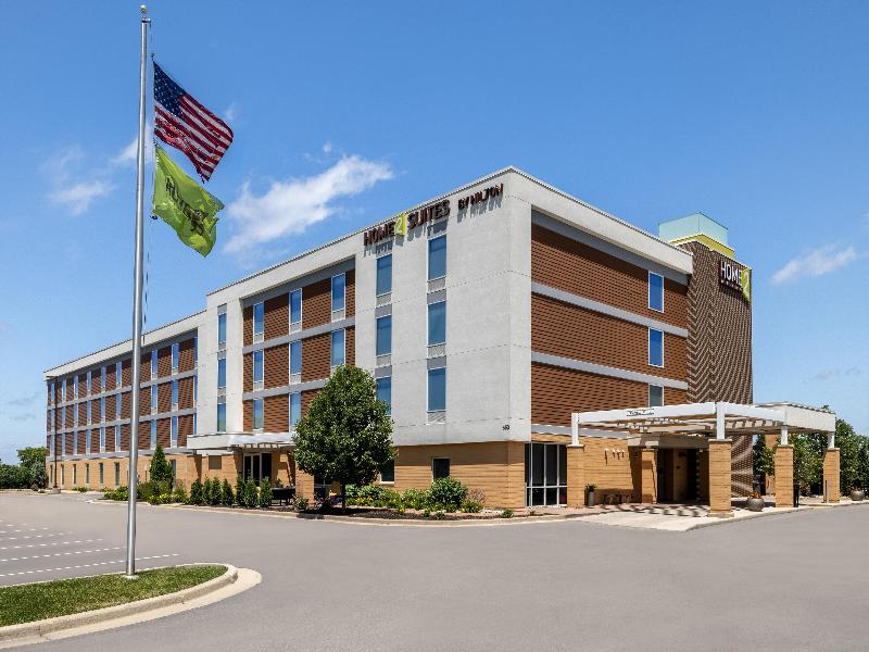 Home2 Suites by Hilton Milwaukee Brookfield image