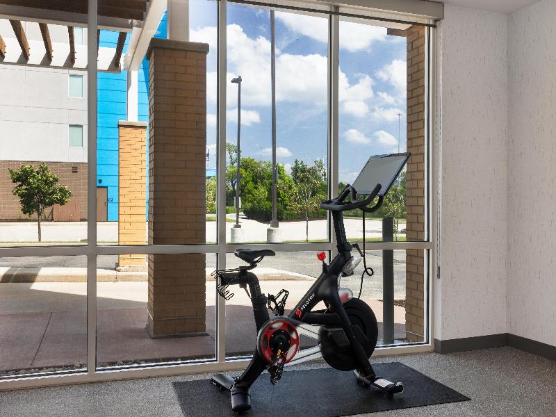 Home2 Suites by Hilton Milwaukee Brookfield image