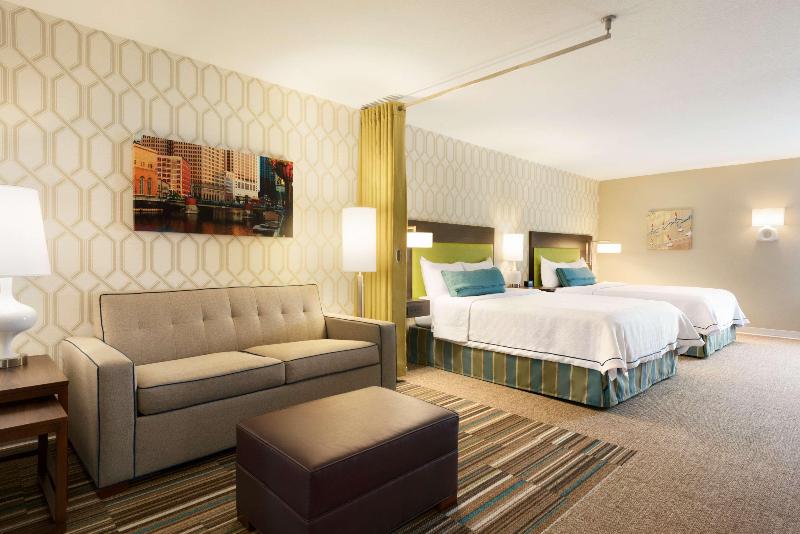 Home2 Suites by Hilton Milwaukee Brookfield image