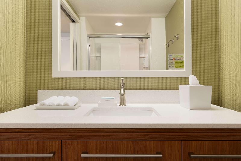 Home2 Suites by Hilton Milwaukee Brookfield image