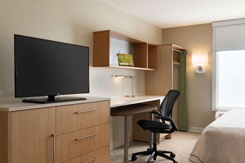 Home2 Suites by Hilton Milwaukee Brookfield image