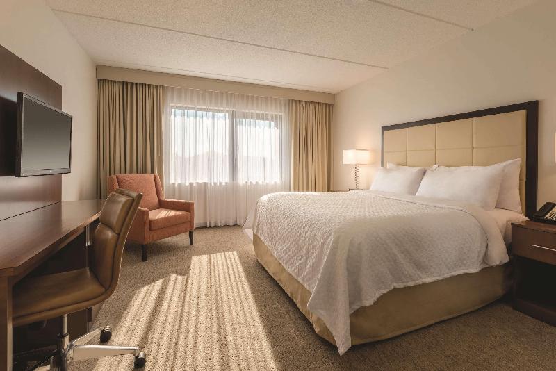 Embassy Suites By Hilton Milwaukee Brookfield image